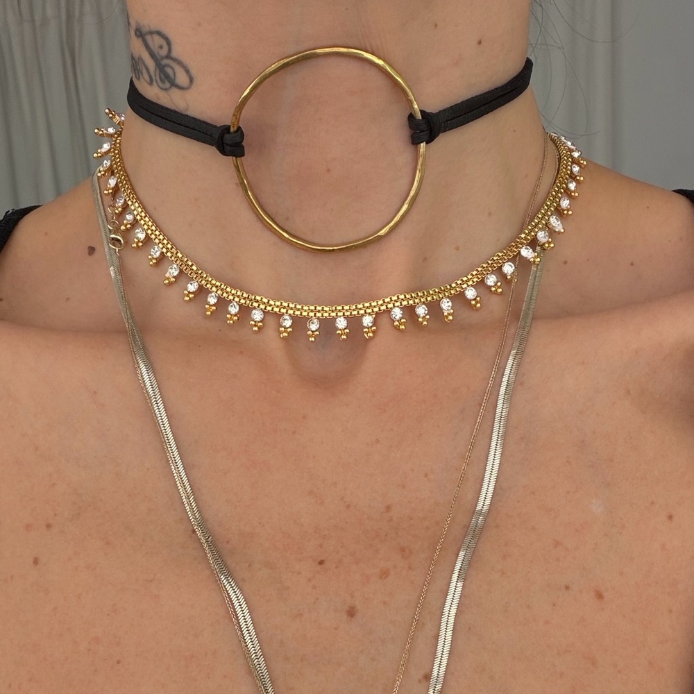 luiny gold circle leather choker